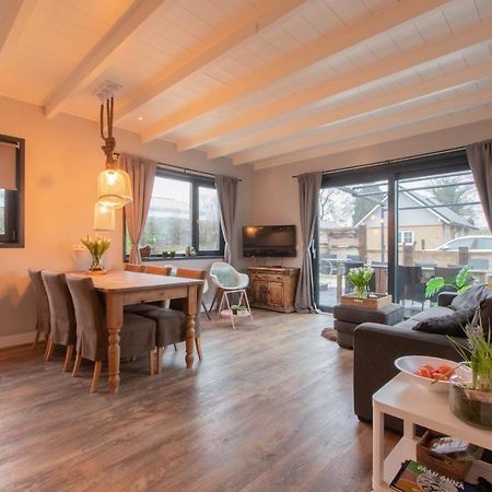 Stijlvol Ingerichte Bungalow In Baarland Kültér fotó
